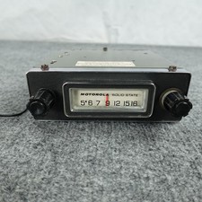 Motorola Solid State Car Radio Am Dashboard Mount Olive Green Chrome Face