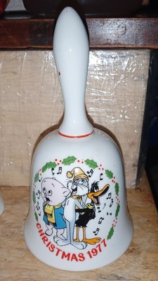 Christmas Bugs Bunny Porky Pig And Daffy Duck Ceramic Bell Vintage 1977