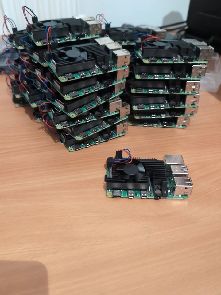 Raspberry Pi 4 B 8 Go Gb Fan 64 gb Sd Card - Photo 3/3