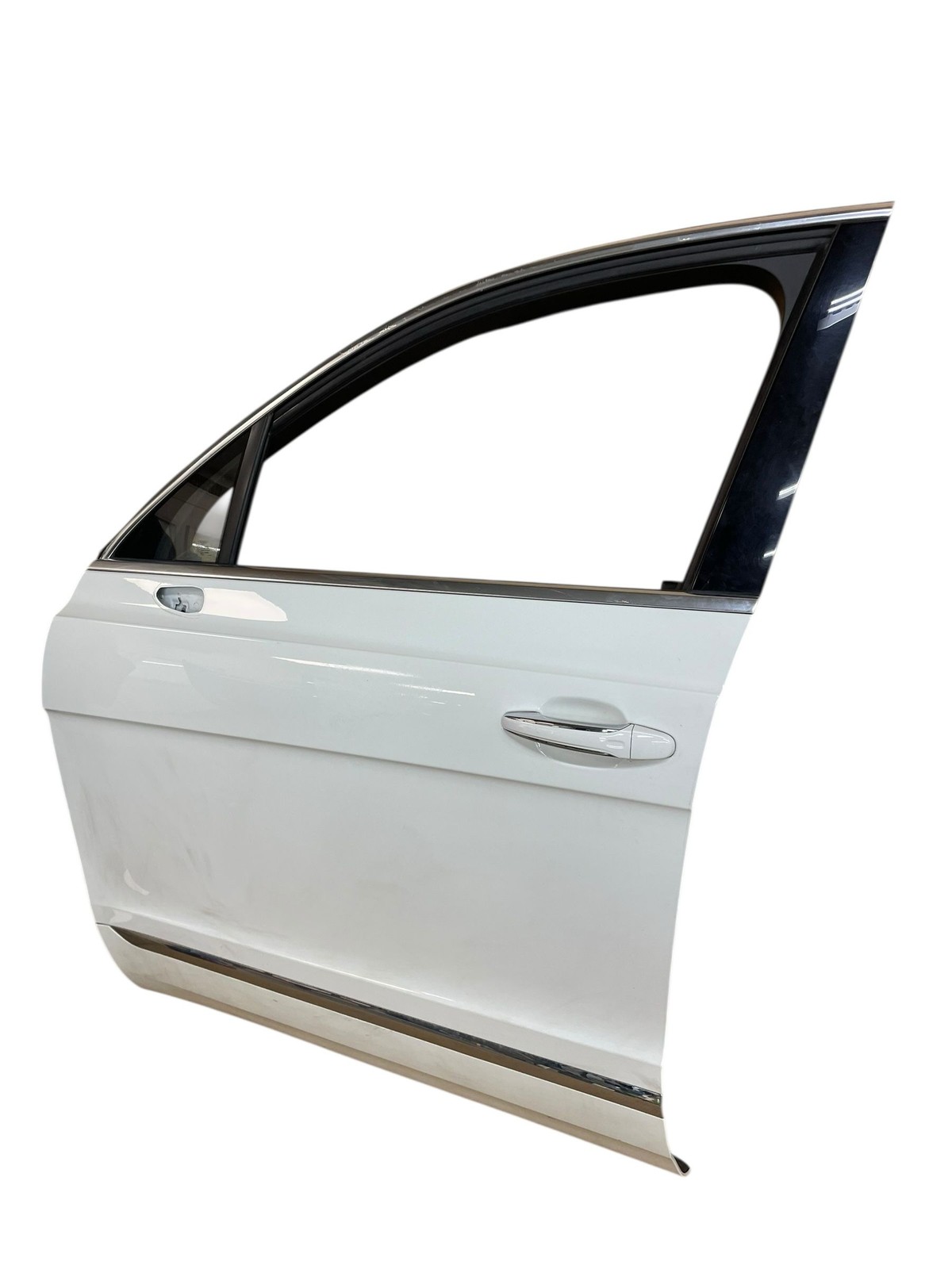 2015-2020 BENTLEY BENTAYGA Front Left Door Assembly w/ Glass Ghost White (6919)