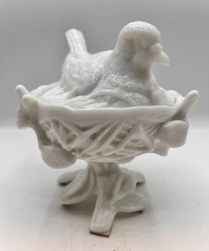 Vintage Westmoreland Bird on a Nest, Milk Glass Bird on a Nest