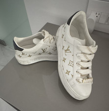 Louis Vuitton White/Gold Monogram Logo Low To...
