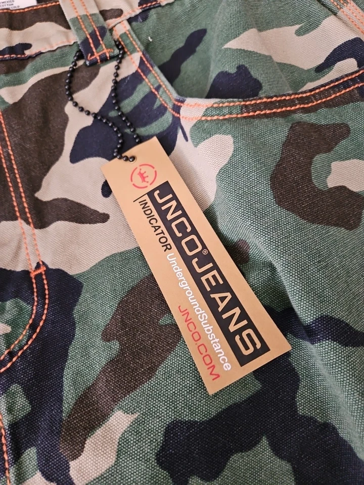 JNCO Indicator Camo Cargo Shorts NWT Mens 42W - Image 3 of 4
