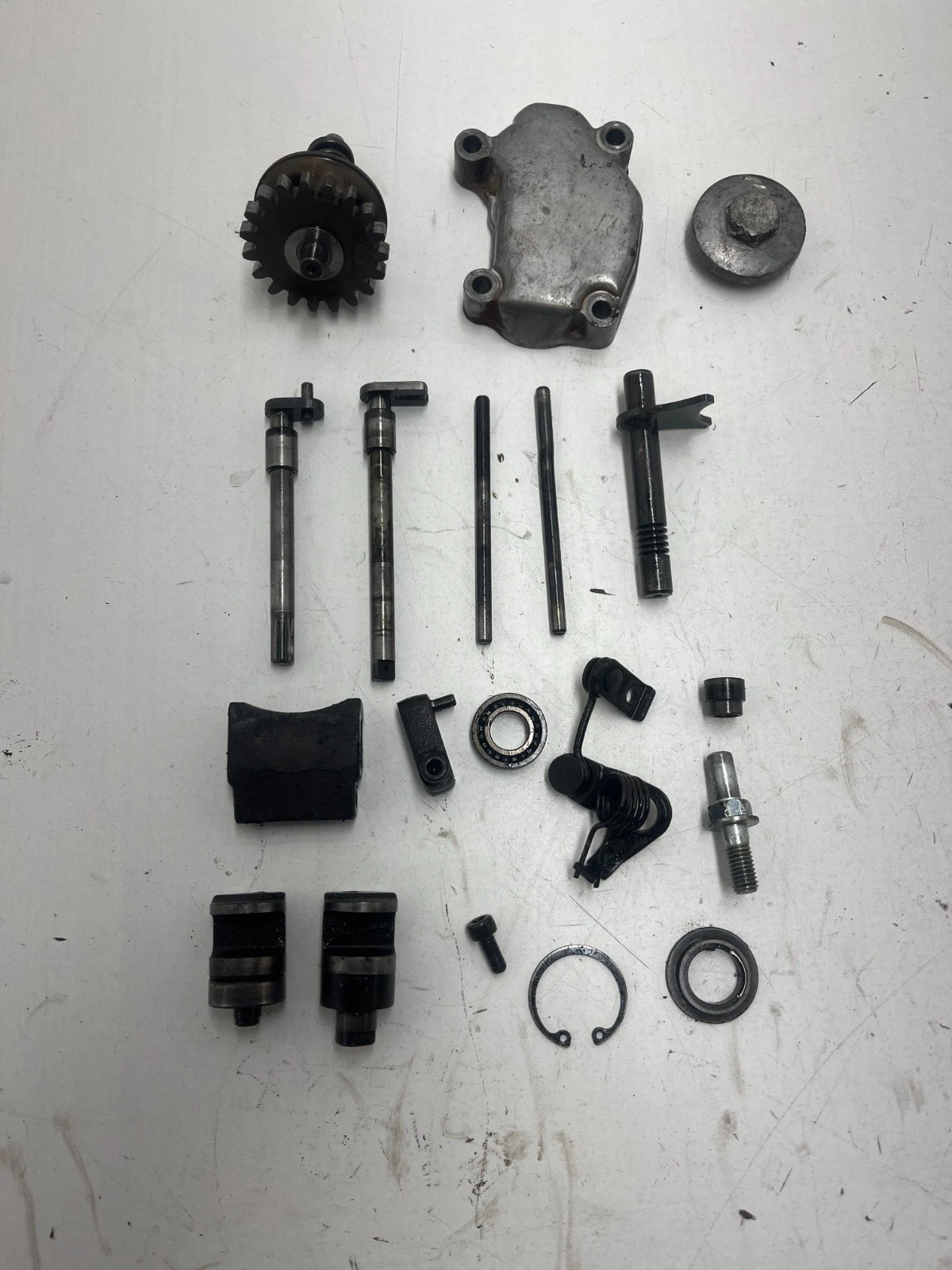 99 Honda Cr 250 R Cr250r 2 Stroke OEM Power Valve Assembly Spring Shaft Gear Cap