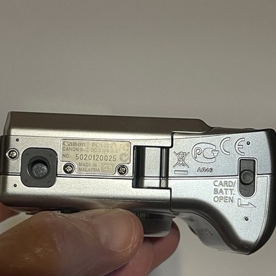 Canon PowerShot A560 Digital Camera 7.1MP Silver in Box W/ Manuals