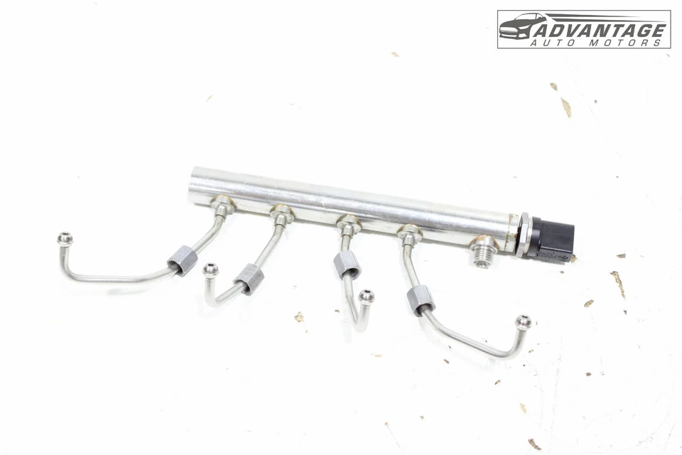 BMW 320I XDRIVE 2013-2018 2,0 L L L4 motor riel inyector de combustible de alta presión OEM Foto 2 de 4