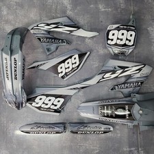 Plastiche + Grafica Yamaha YZ125 YZ250 2022 2023 2024 2025 2026 Numero gara o...