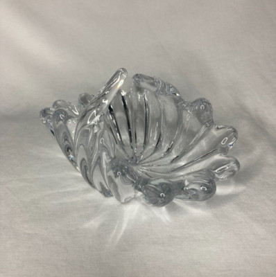 Vintage Vannes Le Chatel Crystal Avitra Glass Basket Decorative Bowl 7 1/2''
