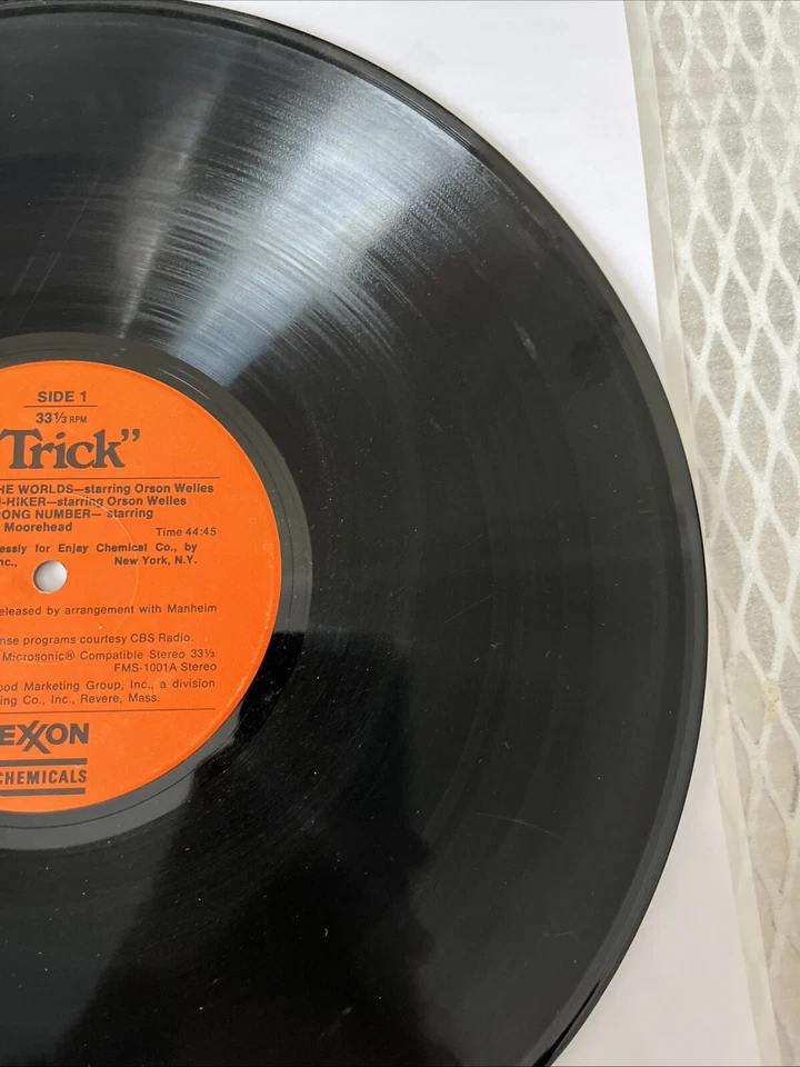 TRICK OR TREAT LP 12" RECORD "WAR OF THE WORLD, THE HITCH-HIKER" VARIOUS [21] - Image 3 of 4