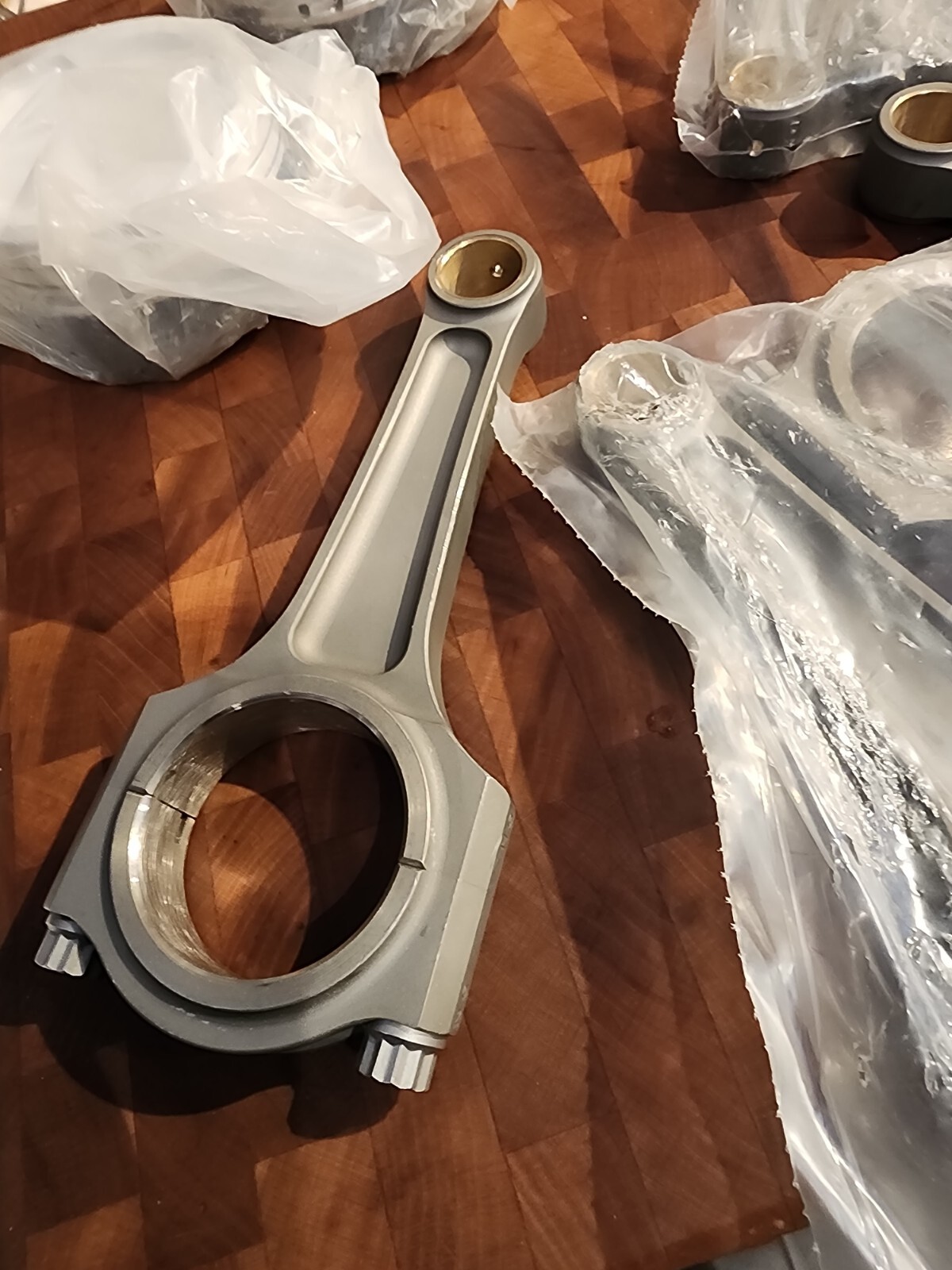 Lamborghini Diablo 5.7 Liter, V-12 pistons and titanium con rods