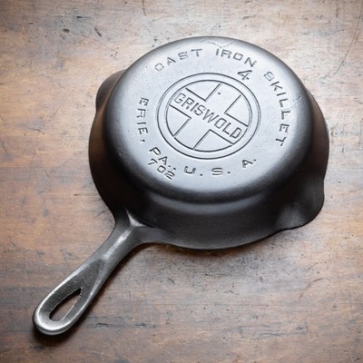 Griswold #4 702 Large Block Logo, LBL, Smooth Bottom, Cast Iron Skillet