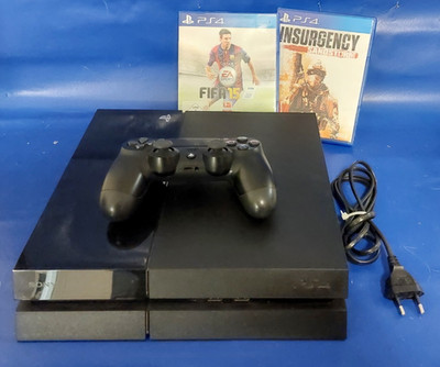  PlayStation 4 Bundle / Konsole + Controller + 2 Spiele  