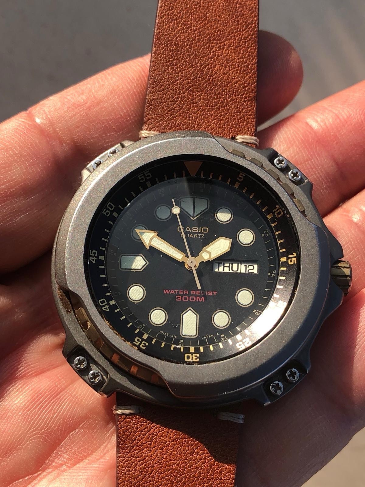 Sub Rare 328 MQD-3000W Casio Diver Vintage Quartz Watch - vintagewatches.pk