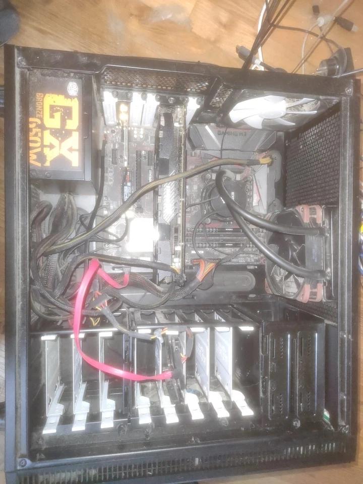 PC Gaming i7‑7700K / GTX 1080 / 16 GB DDR4 – Case Fractal R5 - Immagine 4 di 4