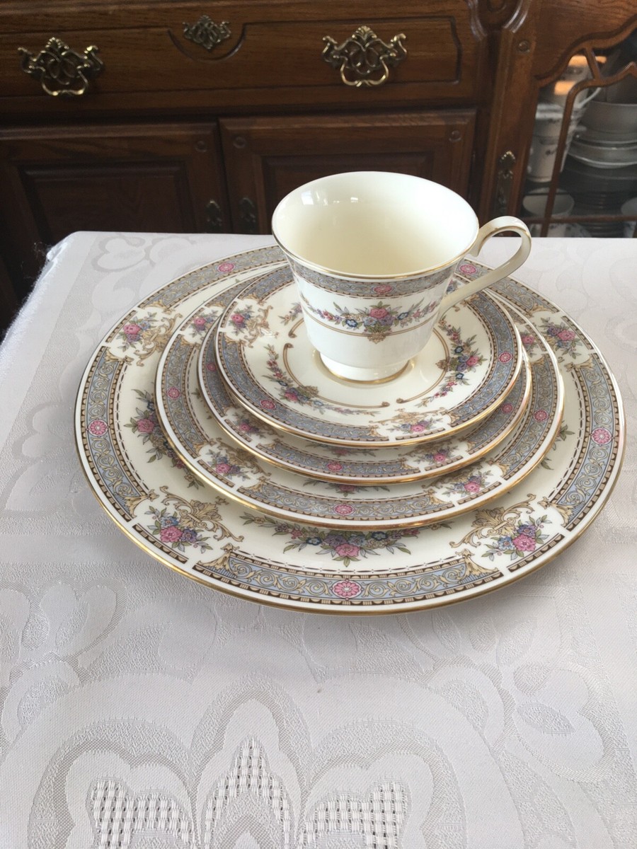 Minton Royal Doulton Persian Rose English Bone China 5 pc. Place