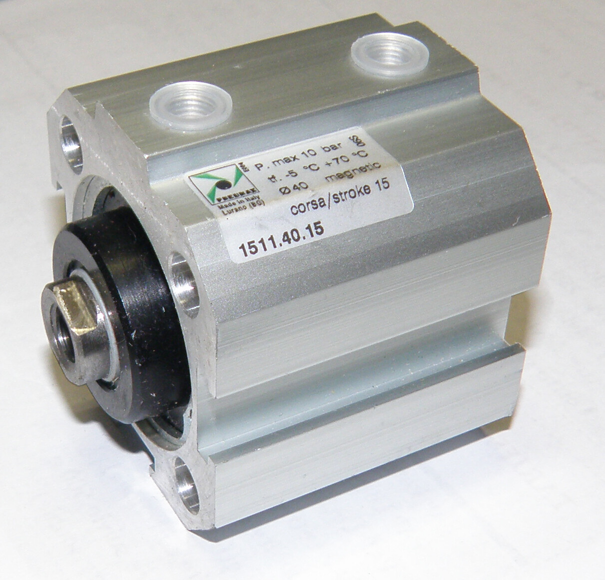 Vérin pneumatique double effet PneuMax course 15mm pour guidage précis
