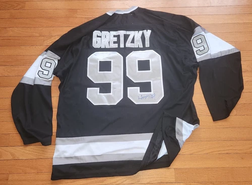 WAYNE GRETZKY 'LA KINGS' NHL GREAT SCORER HOF MVP SIGNED KINGS JERSEY *COA 1