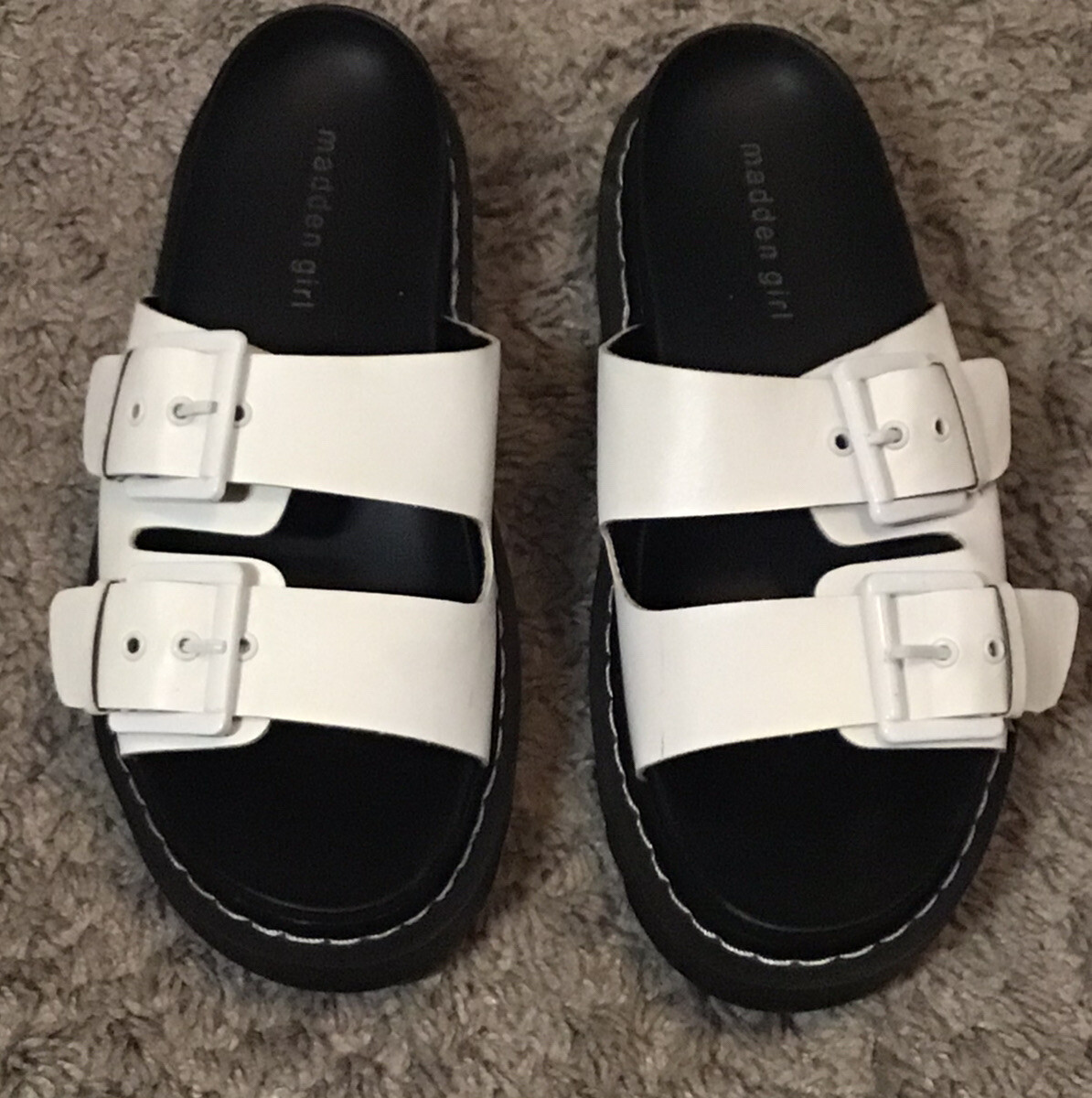 Madden Girl White and Black Dizzy Platform Sandals 7.5 Gem