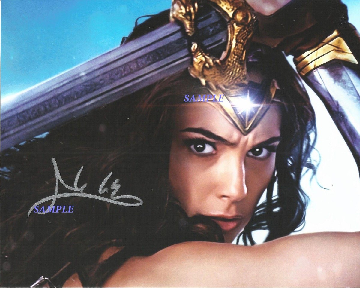 GAL GADOT #1 REPRINT 8X10 PHOTO AUTOGRAPHED SIGNED MAN CAVE GIFT