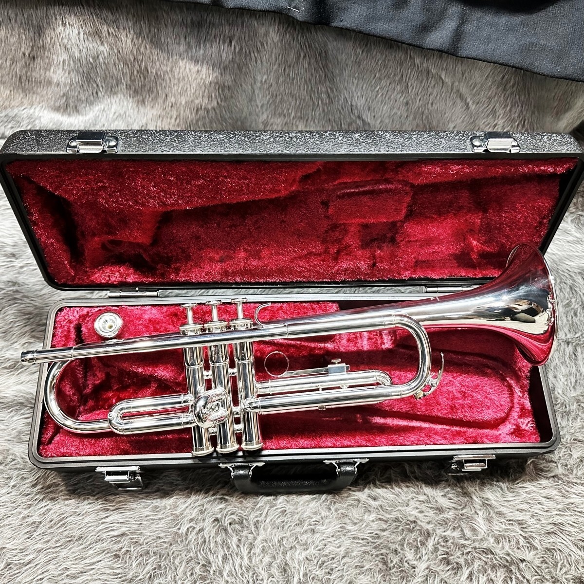 YAMAHA YTR-1335S Trumpet Maintained Student model w/ Hard