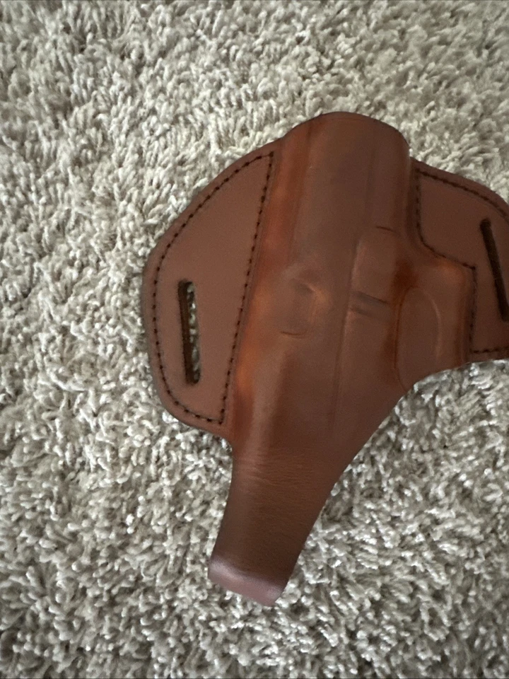 Leather full-size Glock holster for right side carry - Image 3 of 3