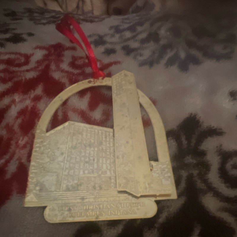 2005 Gold Metal Ornament First Christian Church Columbus Indiana Christmas 