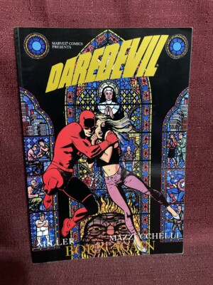 デアデビル：ボーン・アゲイン Daredevil: Born Again [Marvel Premier Collection] by Frank