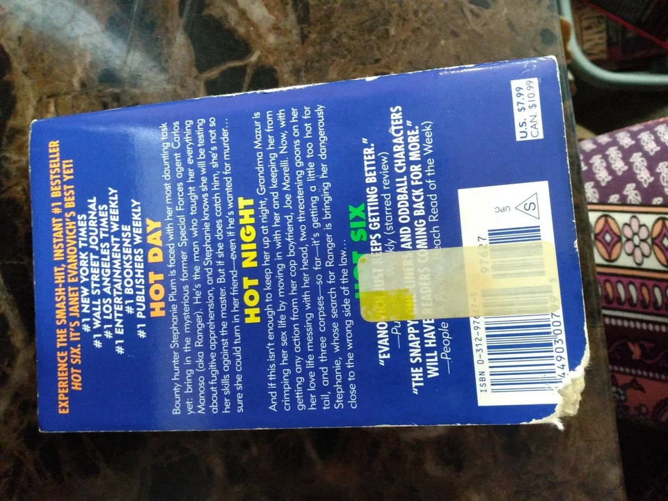 Hot Six 6 by Janet Evanovich. (Cm) - Image 2 of 4