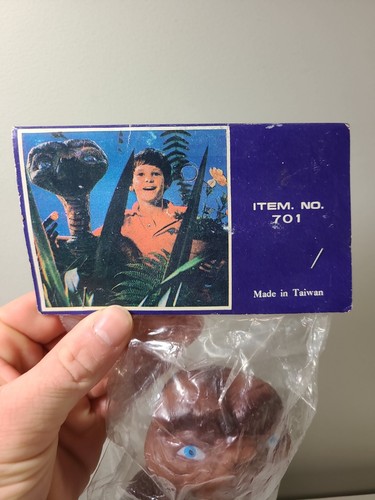 E.T. Vinyl Figure 6" 1980's Rare New Old Stock Made In Taiwan Sealed Et Bootleg - Picture 5 of 13