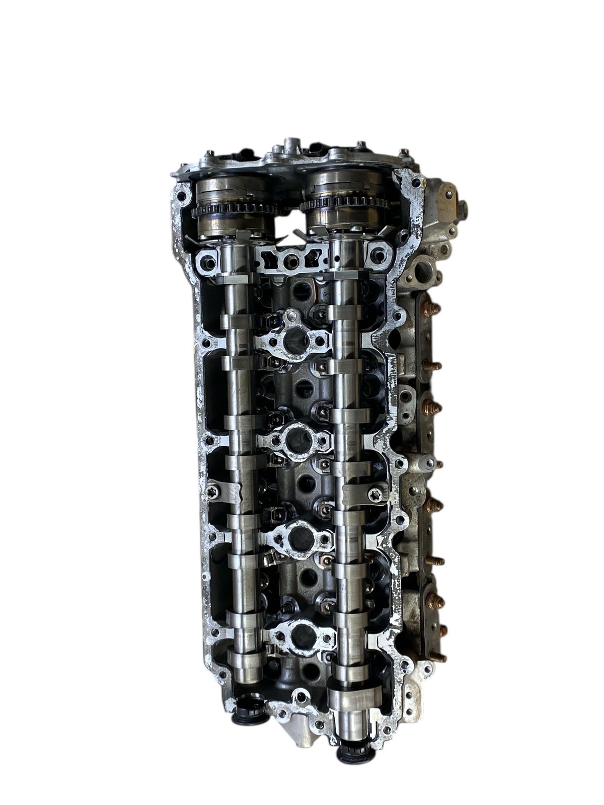 2022 Aston Martin V8 Vantage 4.0L M177 Left Engine Cylinder Head oem