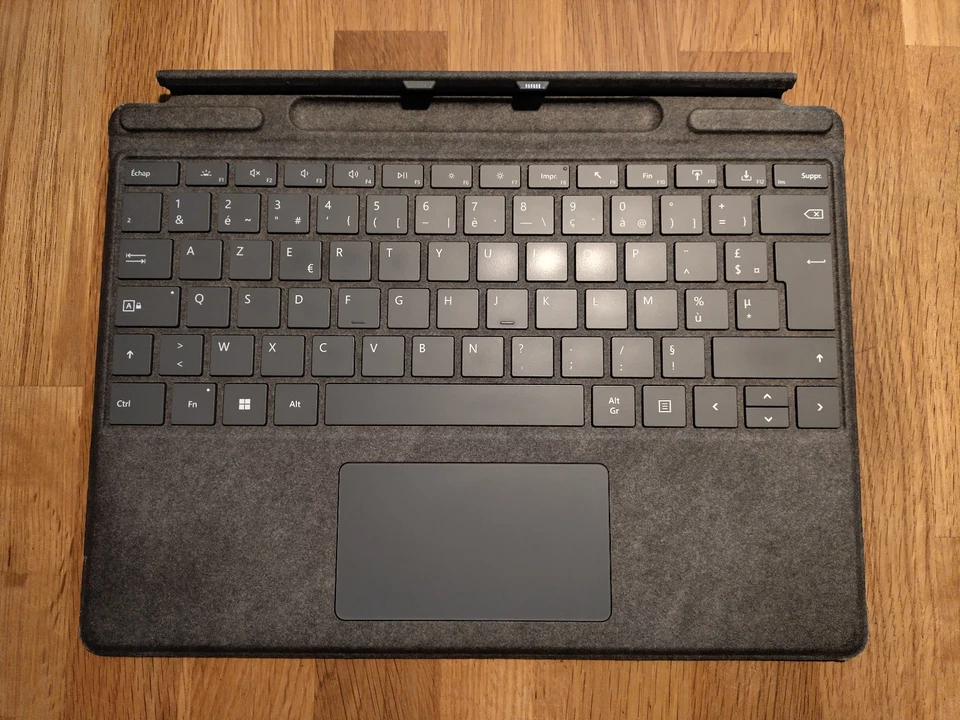 Microsoft Surface Pro Signature Keyboard Tastatur - AZERTY French