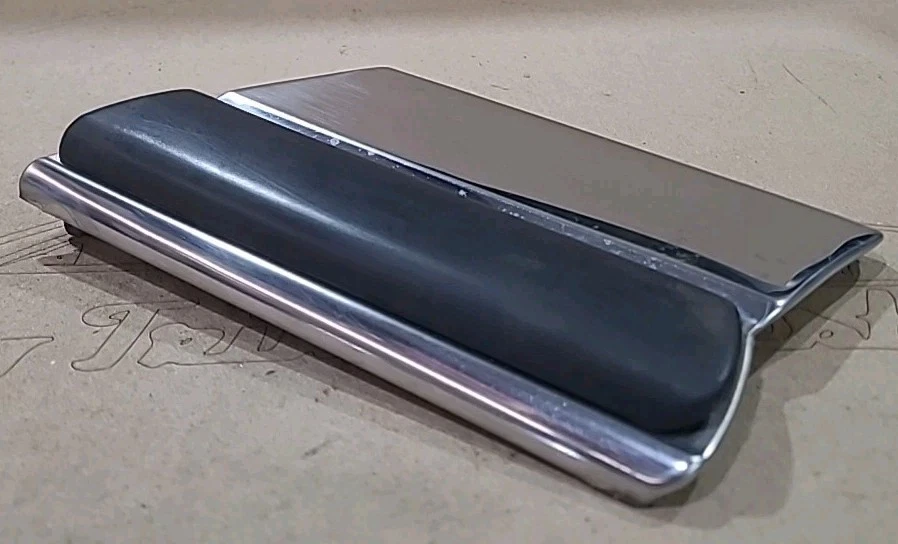 1991-1996 Roadmaster Estate Wagon Driver Left Side Front Fender Chrome Molding Foto 4 de 4