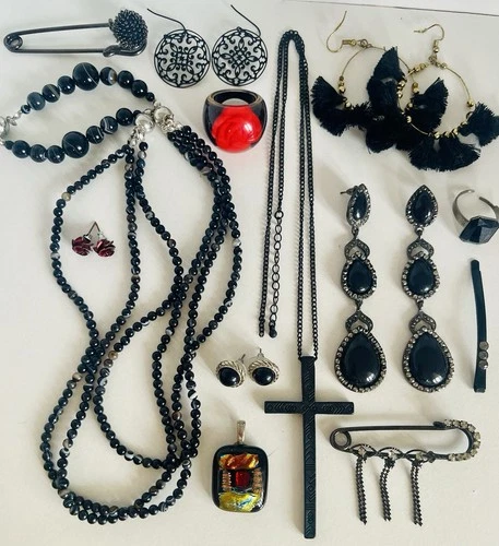 Vintage & Newer Bulk Black Fashion Costume Jewellery Lot Lucite Chunky Ring