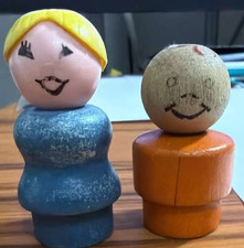 Hand  Painted Wooden Peg Dolls Vintage Craft Toys. Set of two. free shipping 