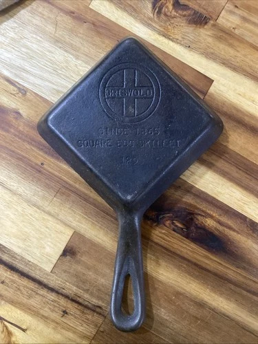 Vintage Griswold Cast Iron #129 Square Egg Skillet Good Condition