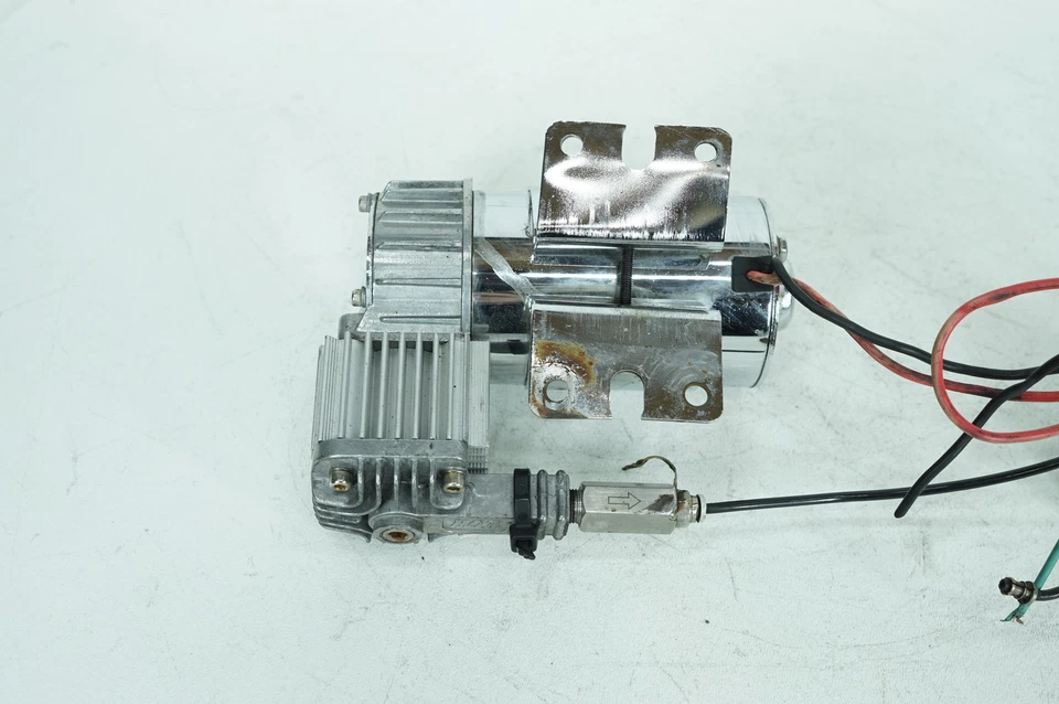 2012 Harley-Davidson Touring FLHTK Electra Glide Ultra Air Suspension Valve Kit - Image 4 of 4