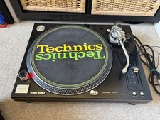 1 x Technics SL-1210 M5G Direct Drive Turntable