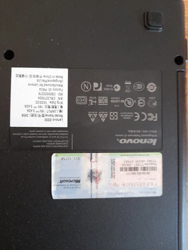Lenovo G550 Laptop with Original Charger - Picture 8 of 11