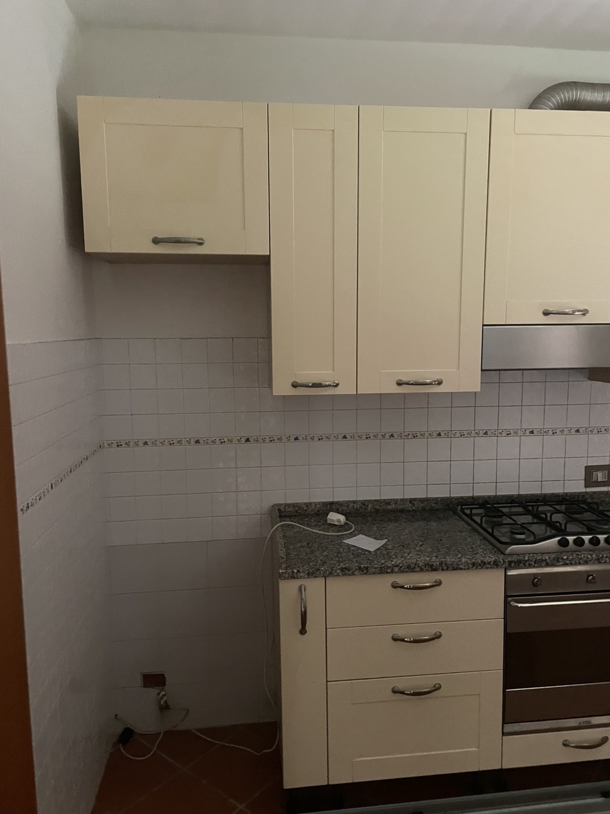 cucina completa di elettrodomestici usata