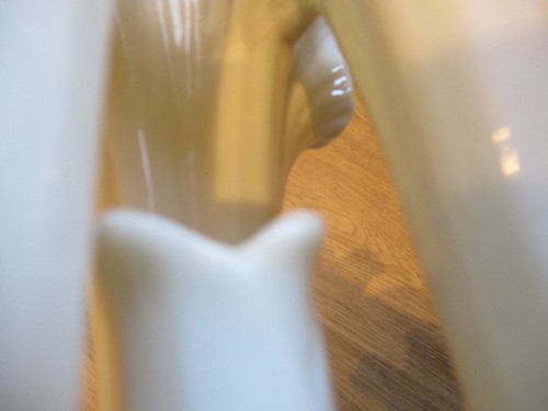 White Porcelain Ceramic 4 Lily fluted vase - Picture 20 of 24