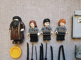 LEGO Harry Potter 4738 Hagrid's Hut Complete with Instructions