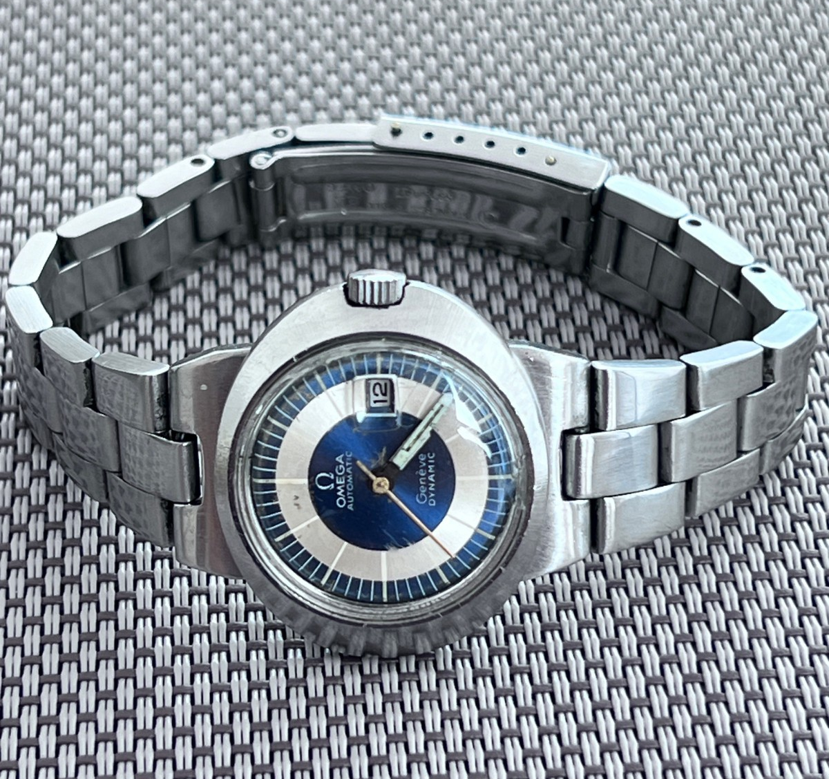 OMEGA Geneve Tool 102 Dynamic Automatic Women display picture 3