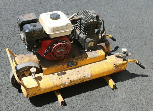 Honda 5.5HP Gas Powered 8 Gallon Twin 