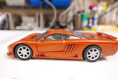 MotorMax Saleen S7 73279 Unisex Orange Met Twin Turbo 2001 Scale 1