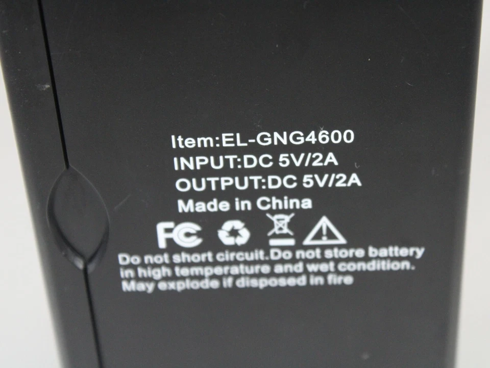 Paquete de 4 bancos de energía y estación de carga instaCHARGE Grab & Go Foto 2 de 4