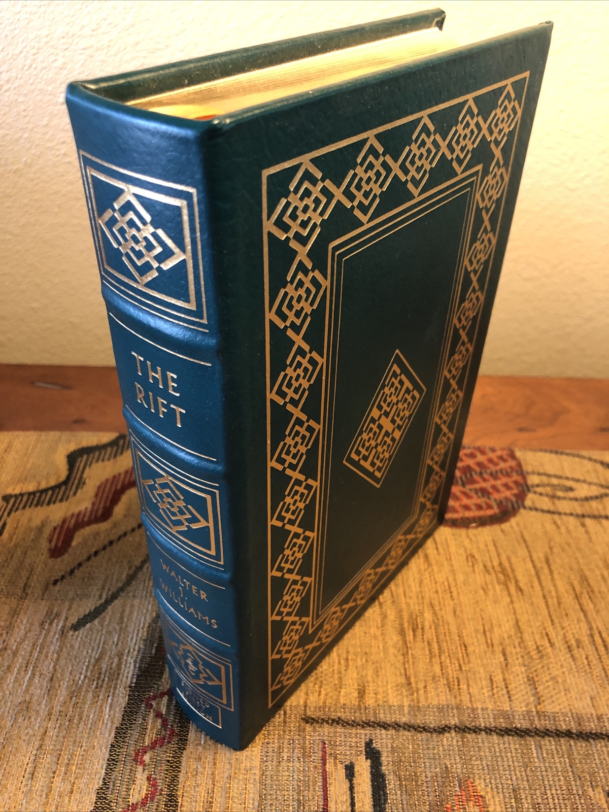 THE RIFT Walter J. Williams Easton Press SIGNED 1st ED W/COA #177-1200 Like New!