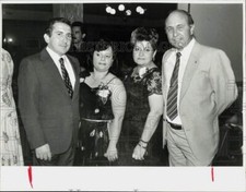 Press Photo Richard Fernandez & Eduardo Perez with their wives at Kiwanis event