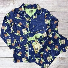 Boys Star Wars 2 piece Pajama Set Size M 8 . NWT Baby Yoda Long Sleeve