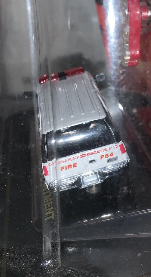 Code 3 Collectibles VIRGINIA BEACH FD COMMAND VEHICLE 1:64 (NEW) - Image 4 of 4