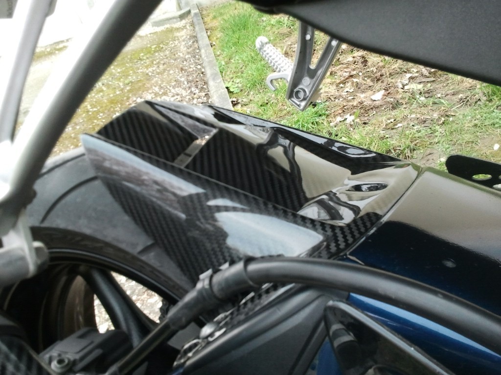 Lèche-roue carbone Yamaha R6 pour sublimer vos sorties sur route et circuit